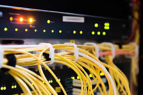Joint d'étanchéité pour les équipements électroniques