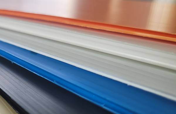 Usinage de pièce technique plaque en plastique